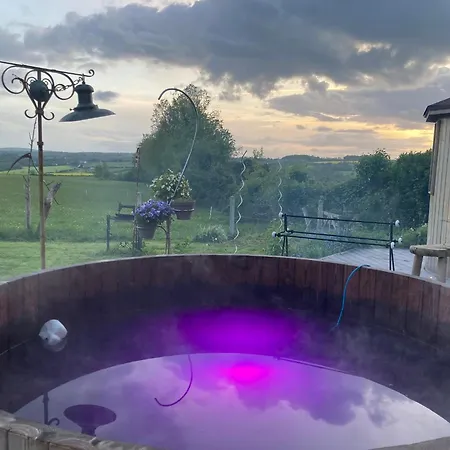 With Hot Tube & Private Sauna With Panoramic View וילה