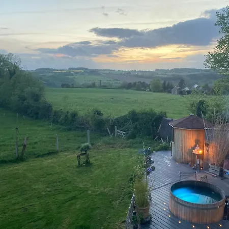 With Hot Tube & Private Sauna With Panoramic View *